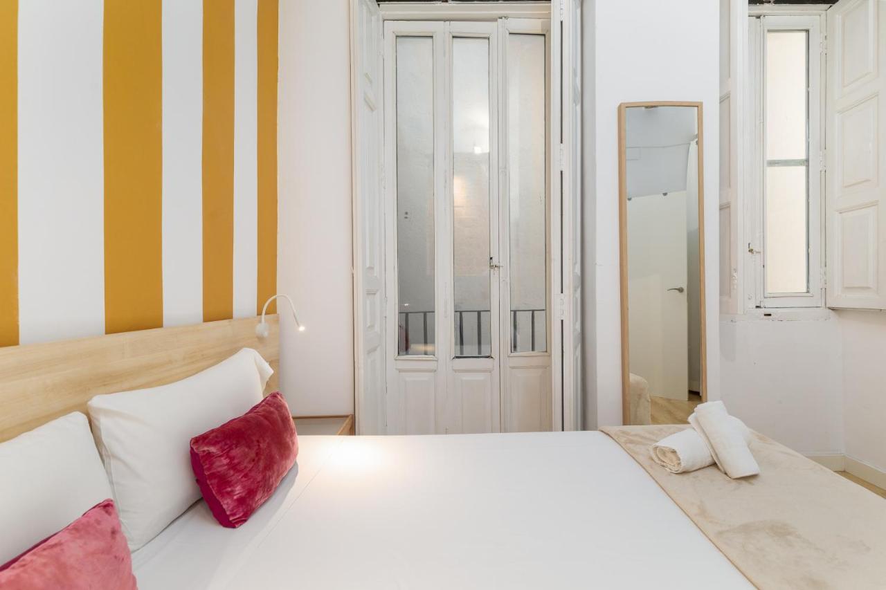 Baron Suites Reina Valence Extérieur photo