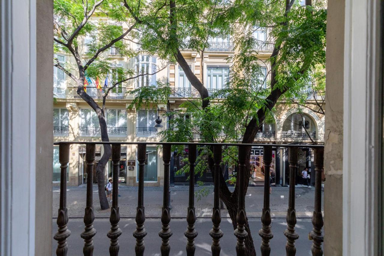 Baron Suites Reina Valence Extérieur photo