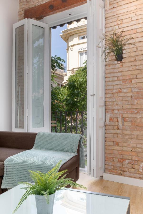 Baron Suites Reina Valence Extérieur photo