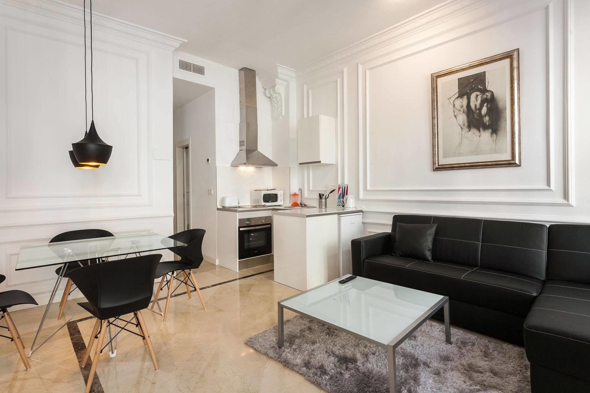 Baron Suites Reina Valence Extérieur photo
